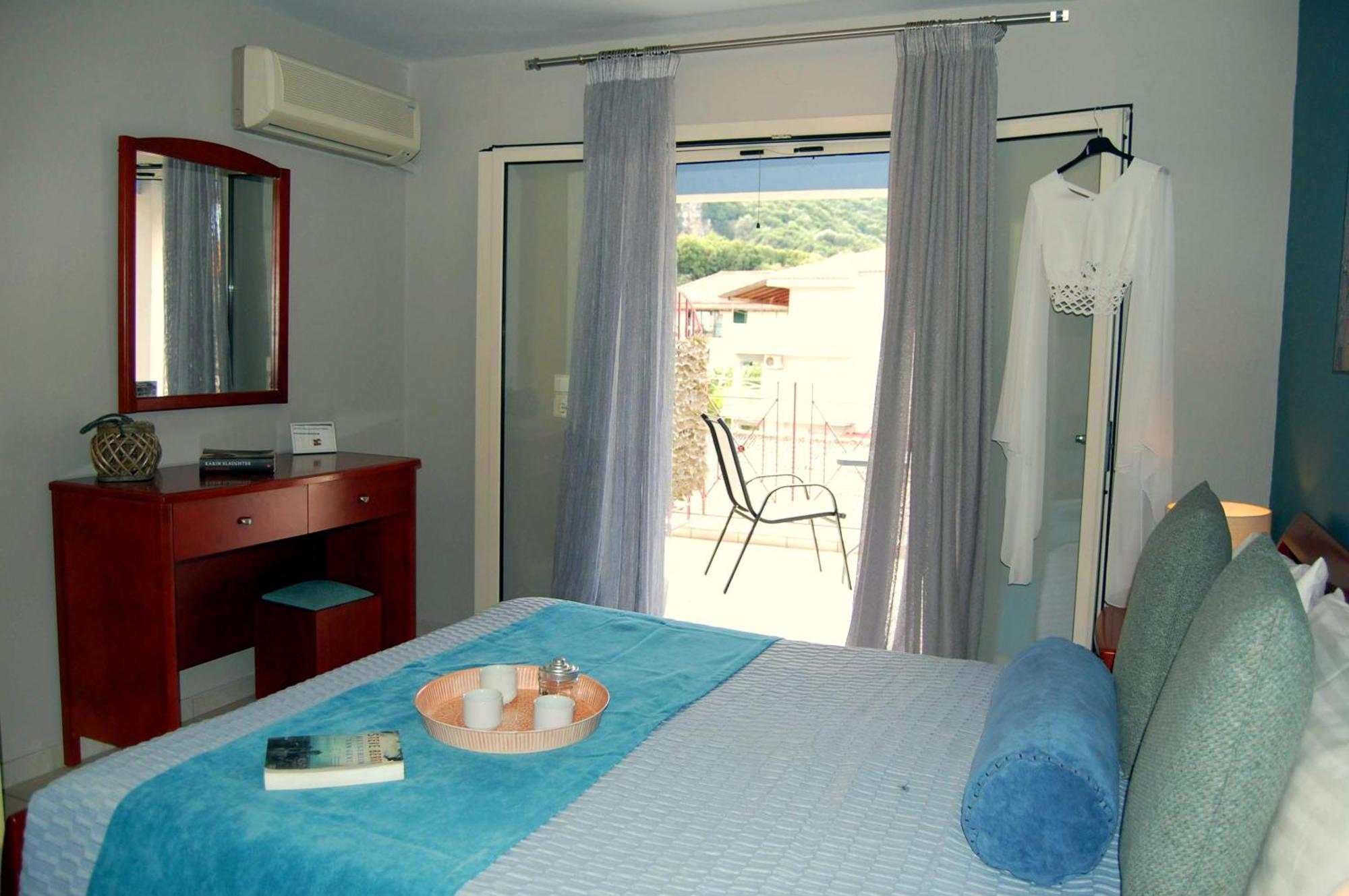 Alkyoni Apartments & Studios Poros  Ngoại thất bức ảnh