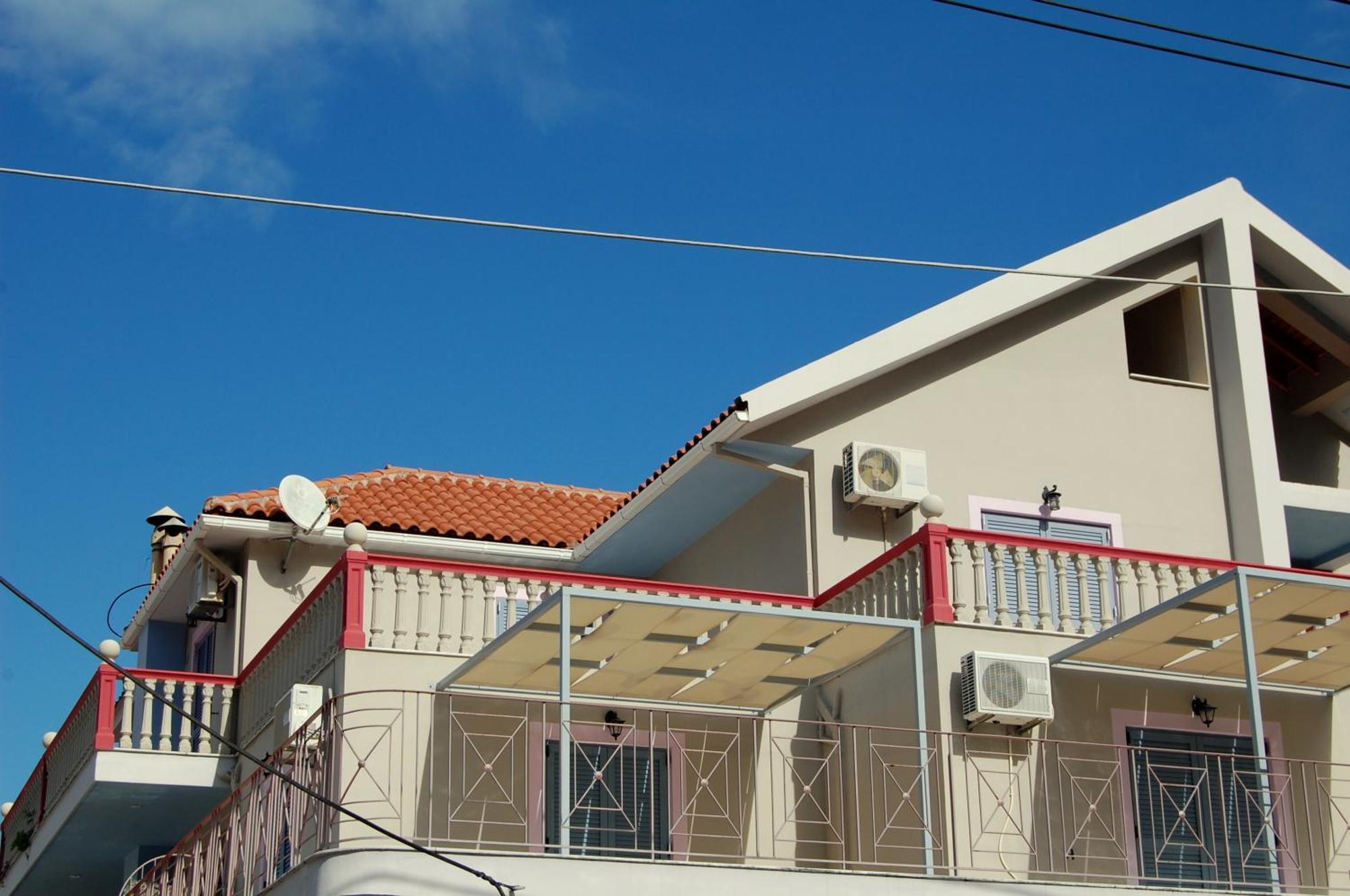 Alkyoni Apartments & Studios Poros  Ngoại thất bức ảnh